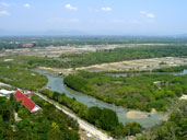 บรรยากาศ เขาช่องกระจก อำเภอเมือง จังหวัดประจวบคีรีขันธ์